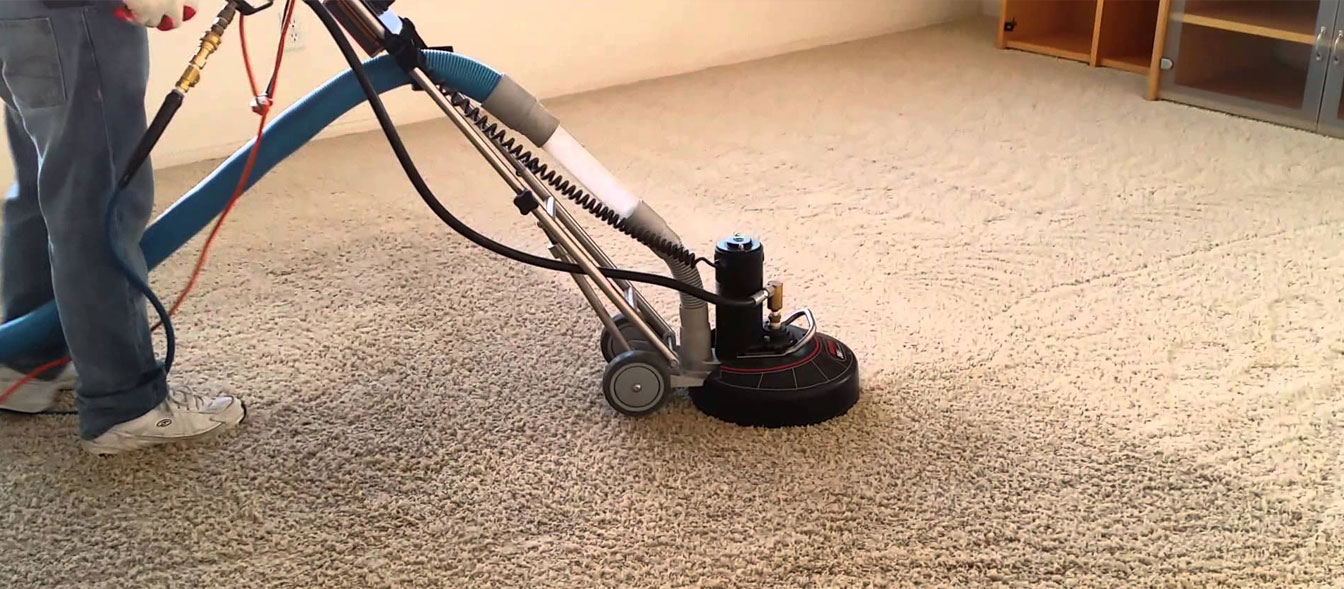 WHAT YOU NEED TO KNOW BEFORE HIRING A CARPET CLEANING SERVICE